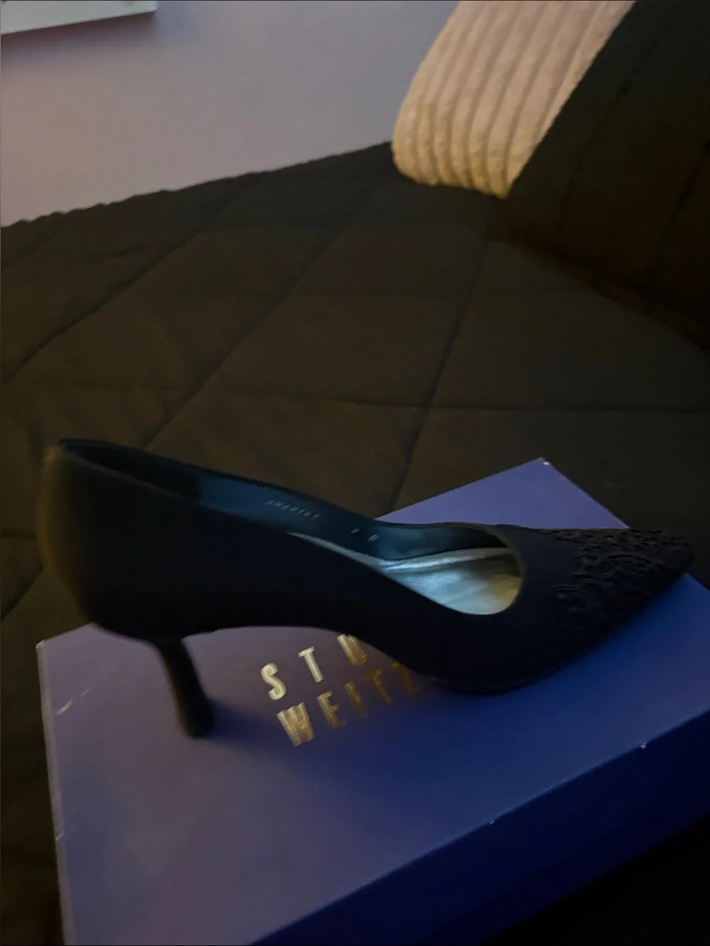 Stuart Weitzman Navy Box with Gold Lettering - Picture 4 of 7